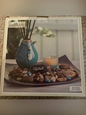 Teal Ceramic Reed Diffuser with Decorative Stones—San Miguel Reed Garden